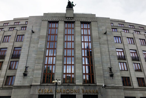Banky konečně zvyšují sazby na spořících účtech